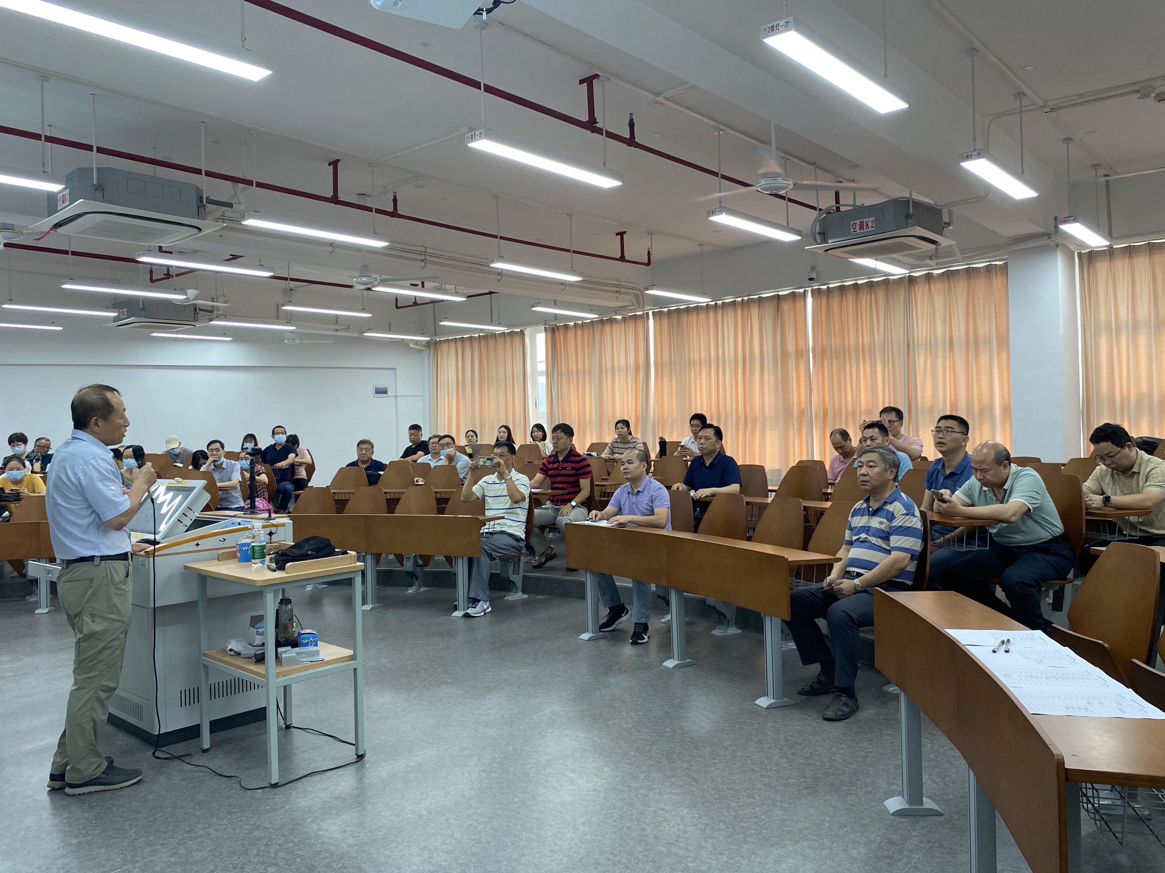 吉林大学胡成全教授做专题学术讲座3.jpg